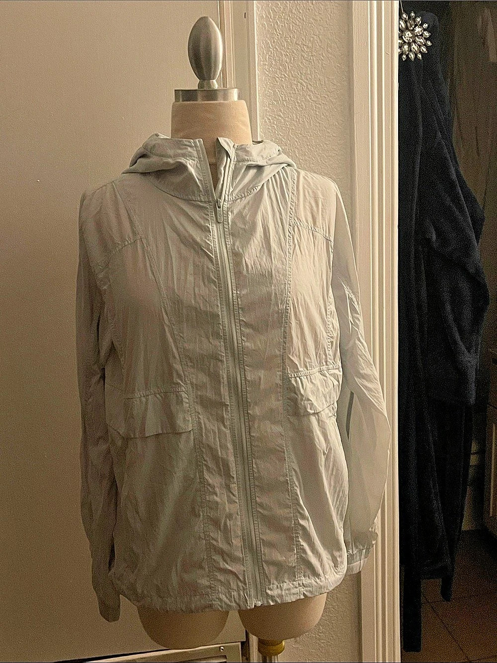lululemon Hood-Lite Classic-Fit Jacket Hooded White Size 6